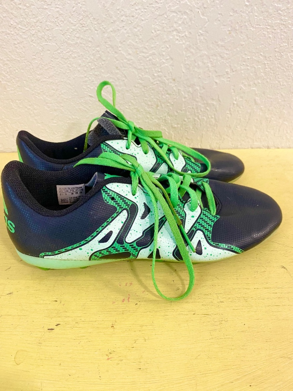 Adidas Size 6.5 Women’s Black Soccer Cleats